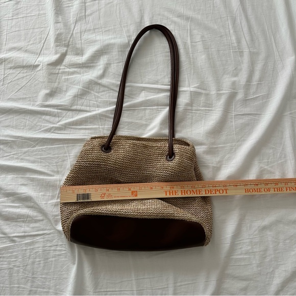 Woven Handbag - Picture 3 of 10